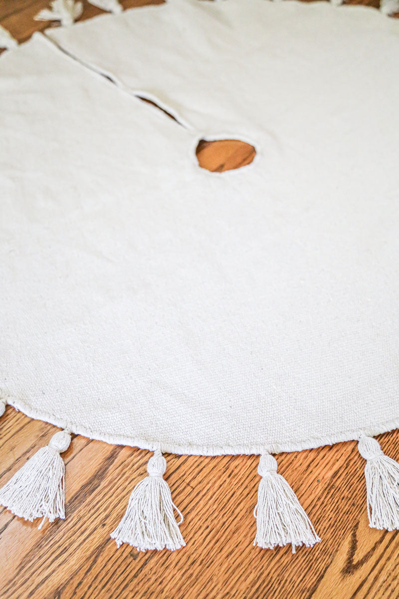 If you are looking for a Boho Canvas Tree Skirt online, Alma Home & Vintage will help you to find the perfect piece.